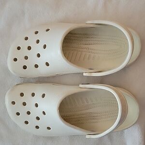 White Crocs womens size 8